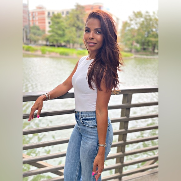 Meet your Posher, Tara - Picture 2 of 4